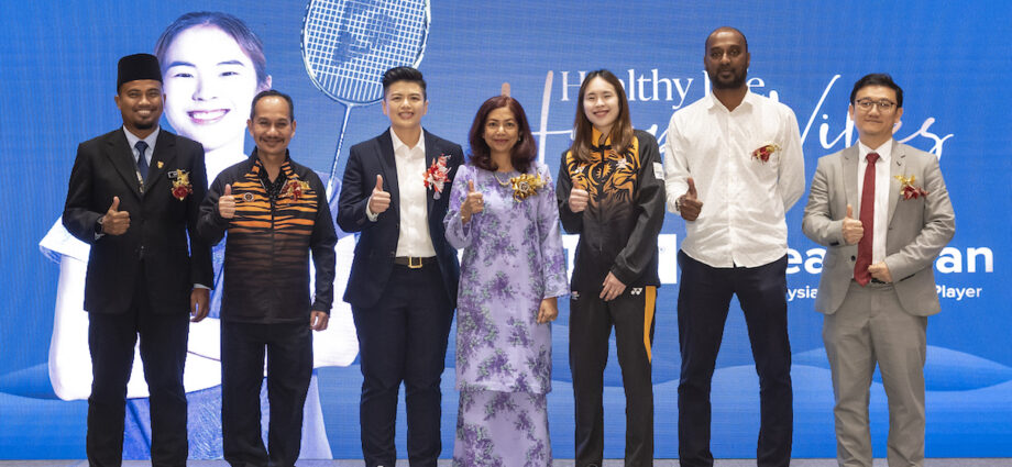 VITAHEALTH APPOINTS NATIONAL BADMINTON PLAYER - PEARLY TAN AS ITS FIRST-EVER BRAND AMBASSADOR IN 76 YEARS, WITNESSED BY DATO’ SRI SURIANI