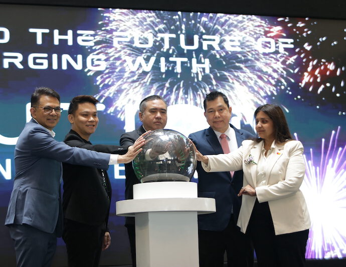 RHB LAUNCHES GREEN WEEK WITH INSTALLATION OF EVLUTION’S EV CHARGING STATIONS
